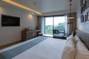 golden tulip pattaya beach resort