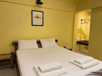 sawasdee lagoon camping resort