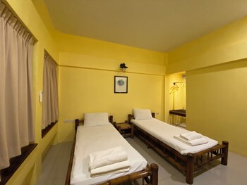 sawasdee lagoon camping resort