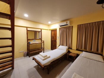 sawasdee lagoon camping resort