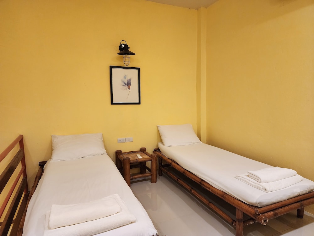 sawasdee lagoon camping resort