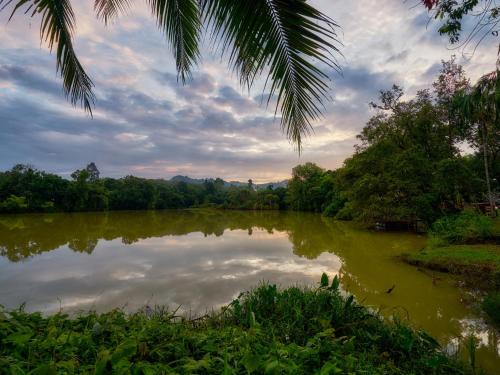sawasdee lagoon camping resort
