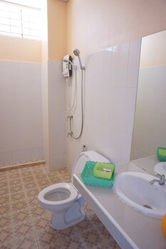 jirasin hotel and apartment