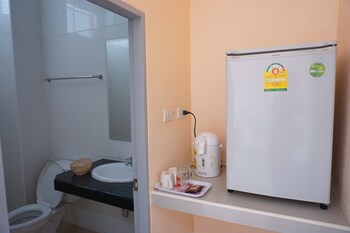 jirasin hotel and apartment