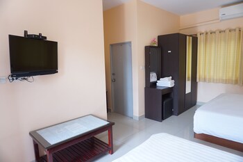 jirasin hotel and apartment