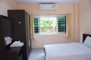 jirasin hotel and apartment