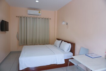 jirasin hotel and apartment