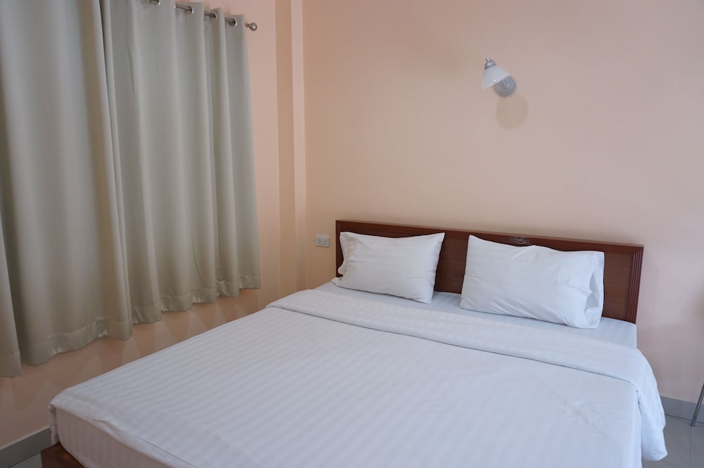 jirasin hotel and apartment