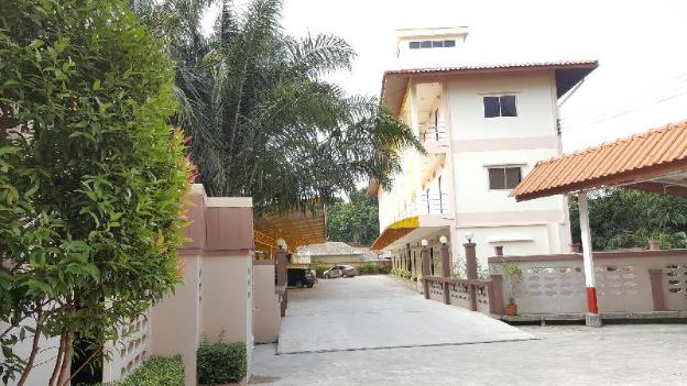 jirasin hotel and apartment