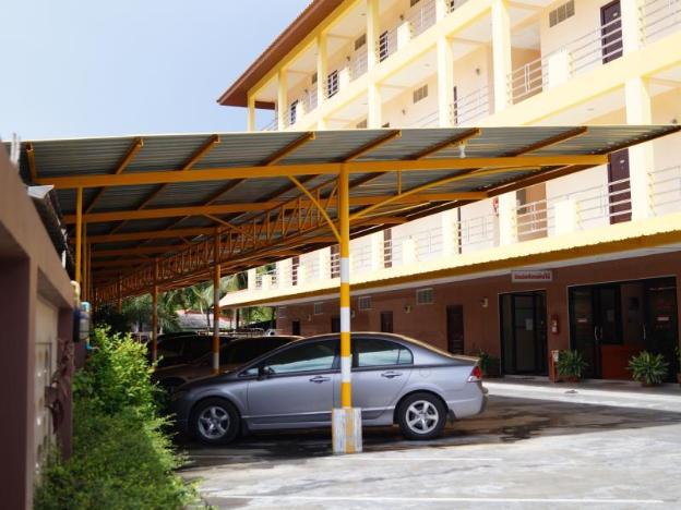 jirasin hotel and apartment