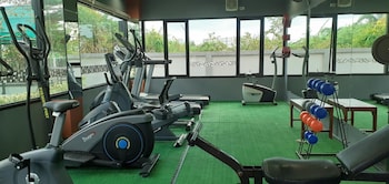grand esie service apartment