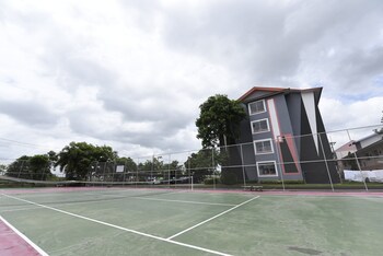 grand esie service apartment