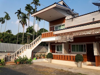 chaloem phra kiat