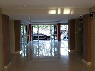 burapha bangsaen garden apartment