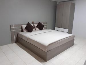 burapha bangsaen garden apartment