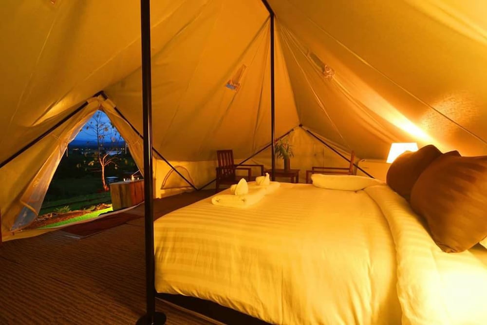 chiangkhan river green hill