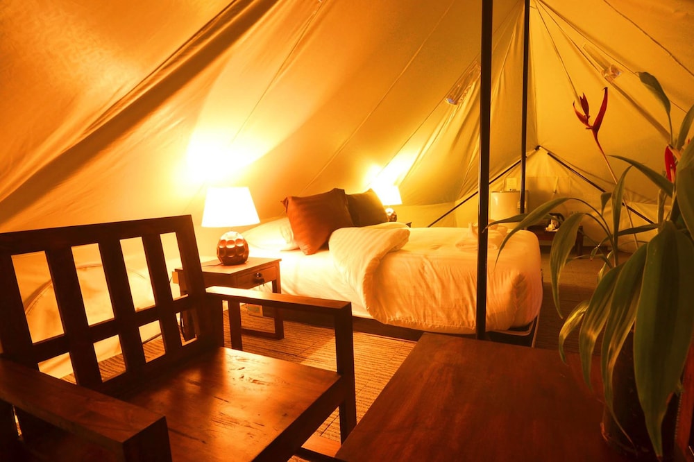 chiangkhan river green hill