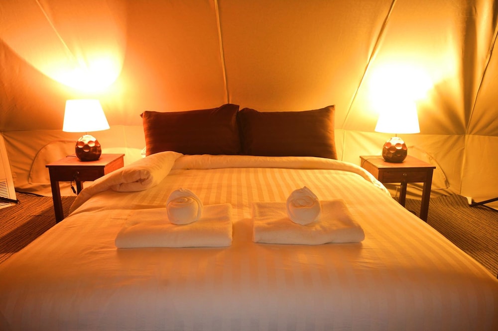 chiangkhan river green hill