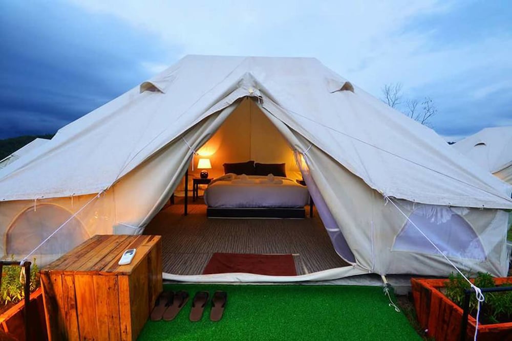 chiangkhan river green hill