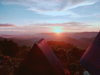 ukrist farm hill resort