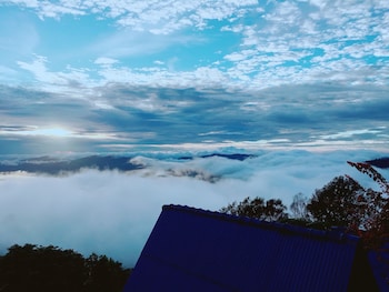 ukrist farm hill resort