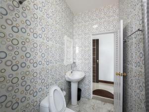 5 chang palace hotel