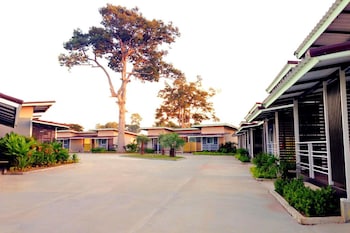 zigzag resort yasothorn