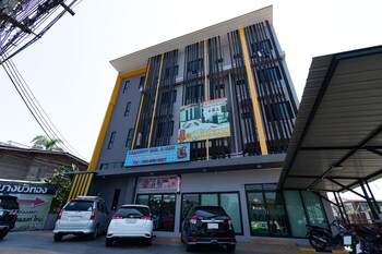 riski residence bangbuathong