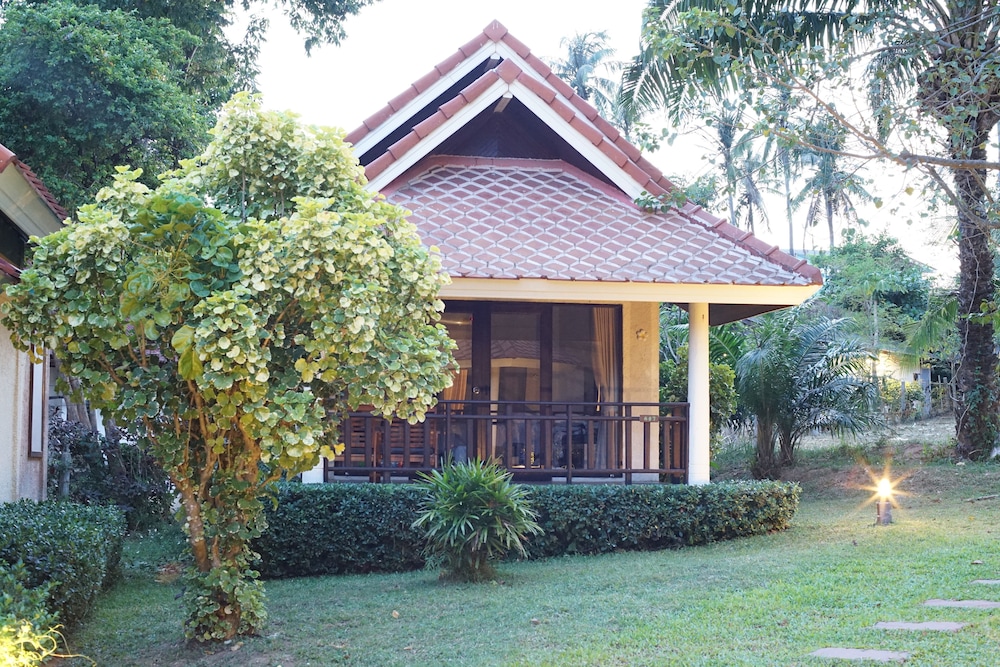 aquavana haad rin resort