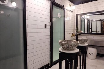 four sisters homestay hostel