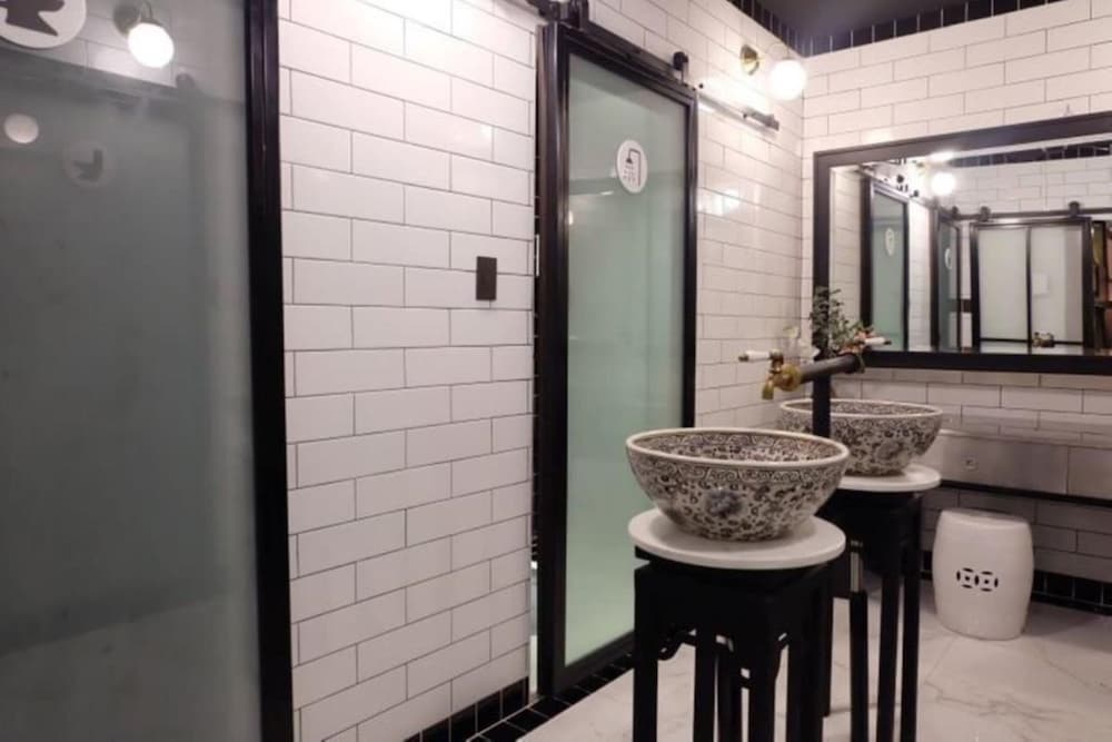 four sisters homestay hostel