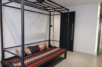 four sisters homestay hostel