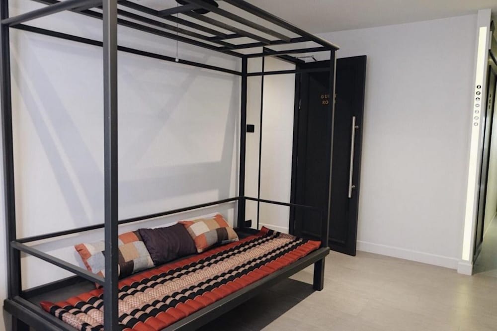 four sisters homestay hostel