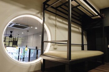 four sisters homestay hostel