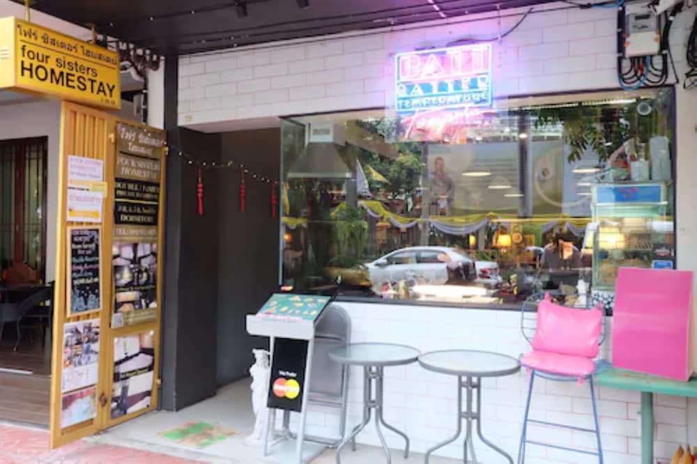 four sisters homestay hostel