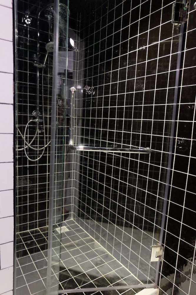 four sisters homestay hostel