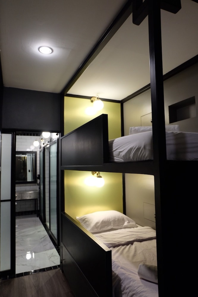 four sisters homestay hostel