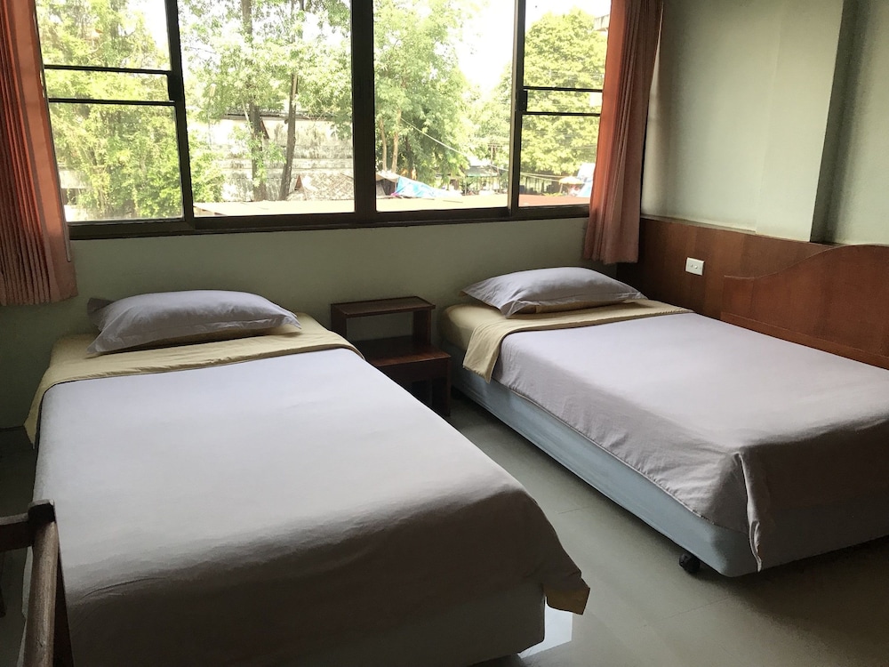 sirimongkol hotel