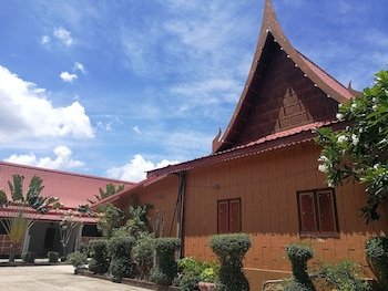 reurn thai resort ratchaburi