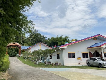 nahinlad resort