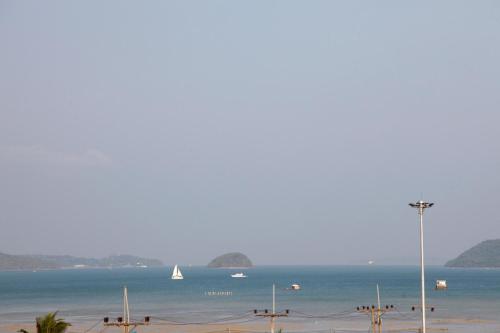 raya rawai place