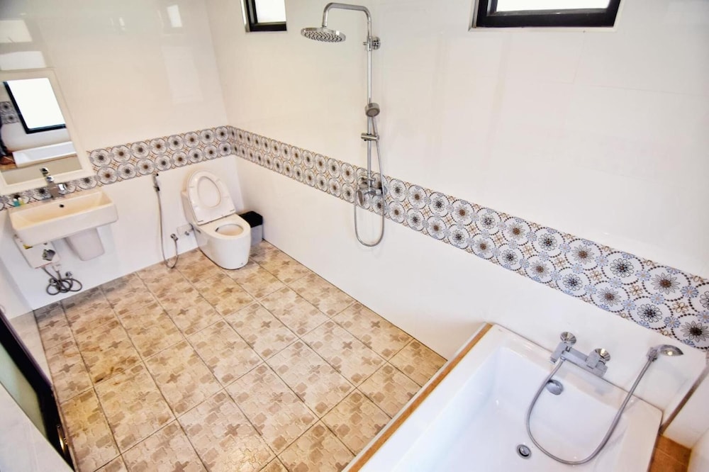 pirom lake and resort