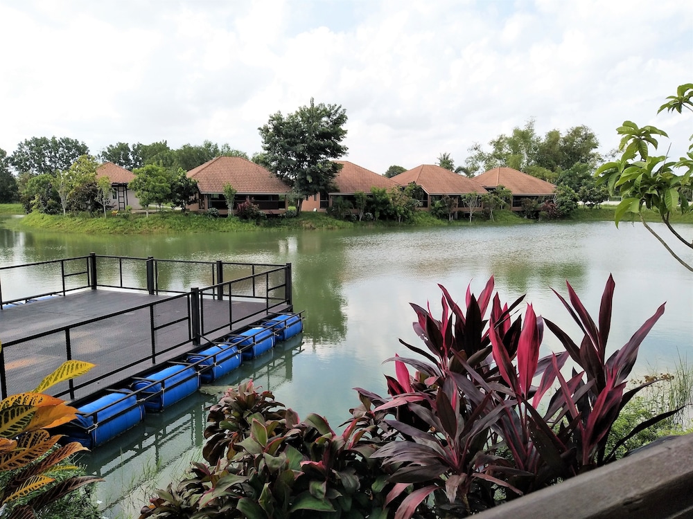 pirom lake and resort