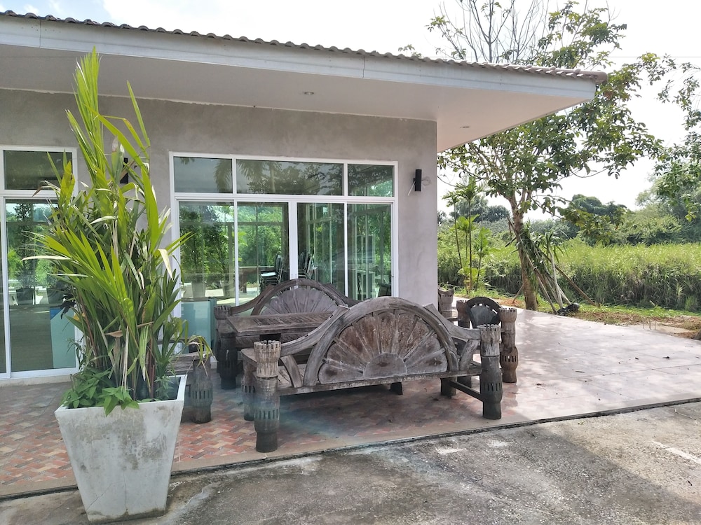 pirom lake and resort