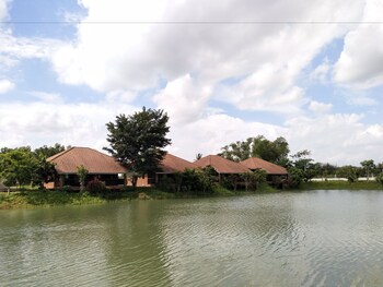 pirom lake and resort