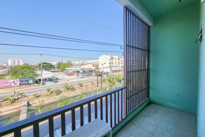 freesia guesthouse klong luang