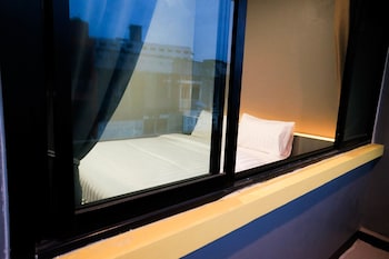 lux rooms night bazaar