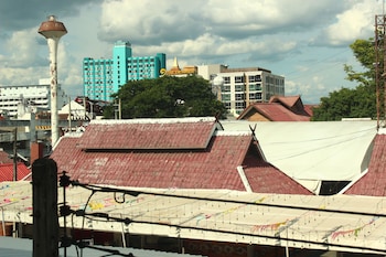 lux rooms night bazaar