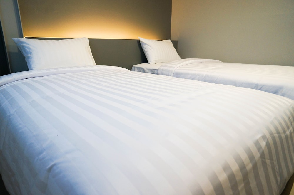 lux rooms night bazaar