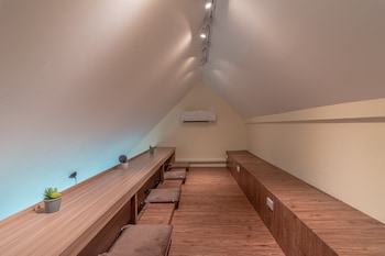 the victory view hostel adults only